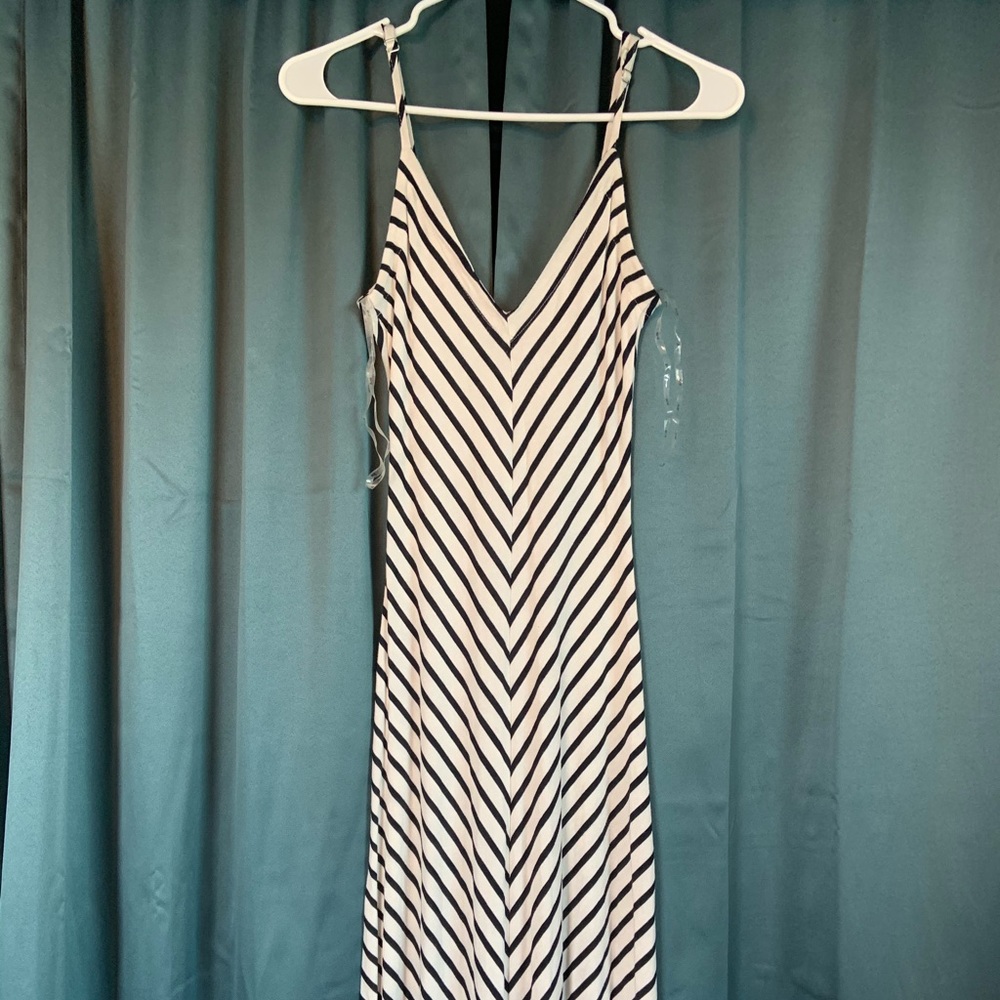 V stripped Maxi Dress